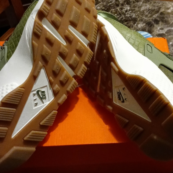 WMNS Nike Huarache - Picture 7 of 7